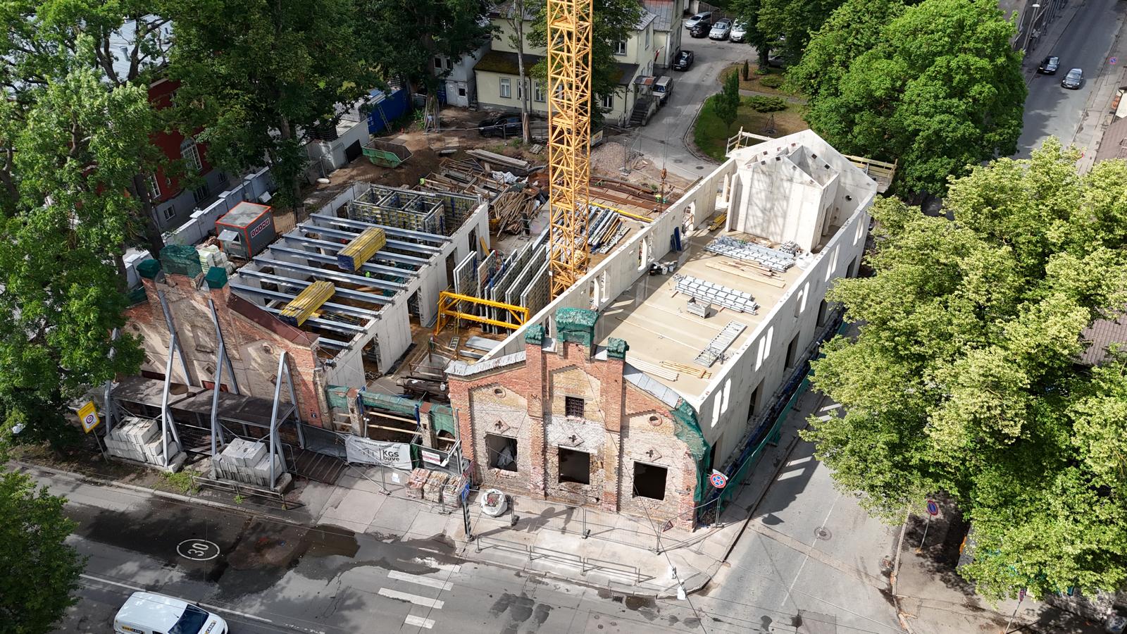Multifunkcionālais centrs (Zīda fabrikas pārbūve par multifunkcionālu centru ar tirdzniecības un izstāžu telpām)